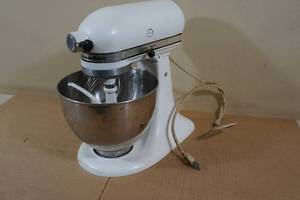 KitchenAid Stand Mixer - Older Model