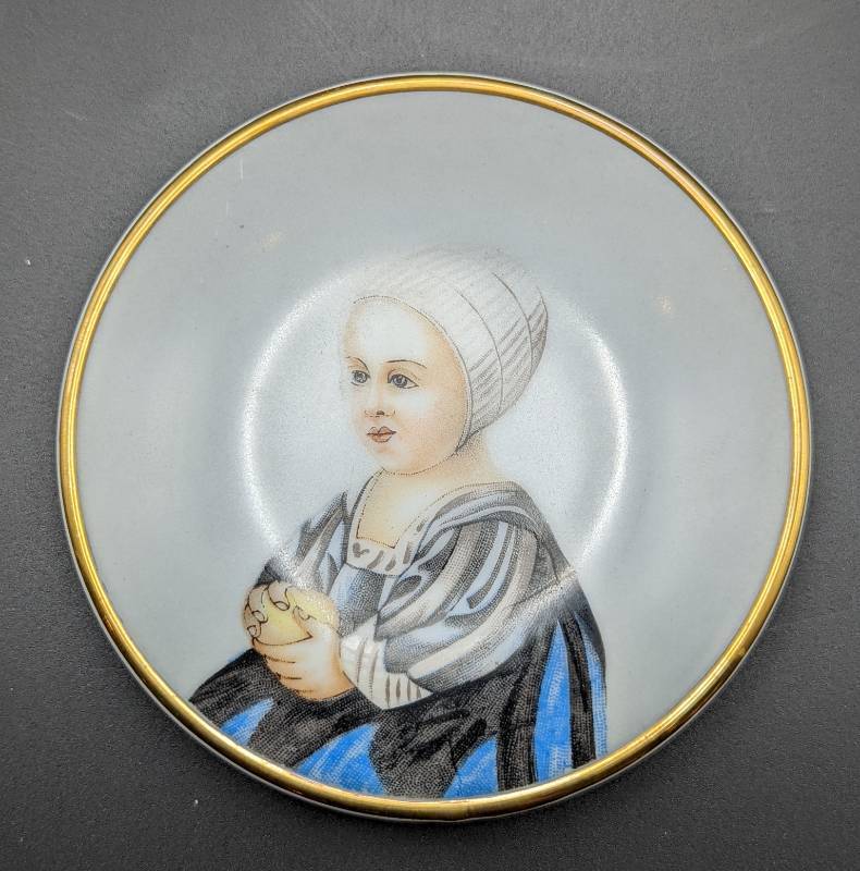 lot 360 image: Pair of Miniature Portrait Plates
