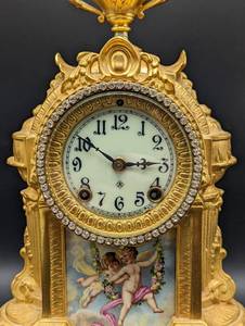 lot 5 image: Ornate Antique Ansonia Mantle Clock with Cherub Design
