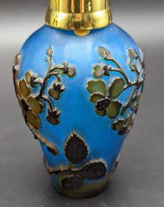 lot 10 image: Pair of Cameo Glass Perfume Atomizers