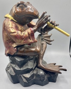 lot 200 image: Beautiful Brass Flute Playing Frog