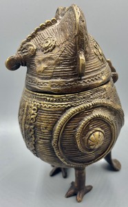 lot 214 image: Fun Brass Bird Decorative Trinket Box