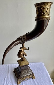 lot 255 image: Unique Castilian Horn Decor