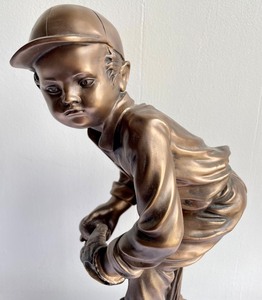 lot 257 image: Resin Baseball Player Sculpture