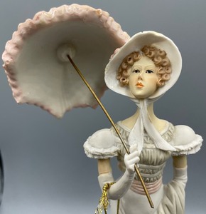 lot 243 image: Les Femmes Collection Figurine by Arnhart
