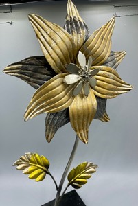 lot 245 image: Metal Floral Art Figurine