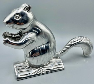 lot 239 image: Metal Squirrel Nutcrackers
