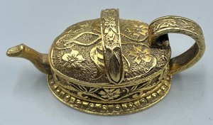 lot 227 image: 4 Golden Trinket Boxes