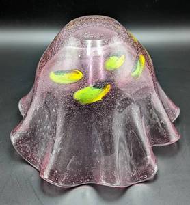 lot 58 image: Pink Ruffled Art Glass Bowl by Jablonski