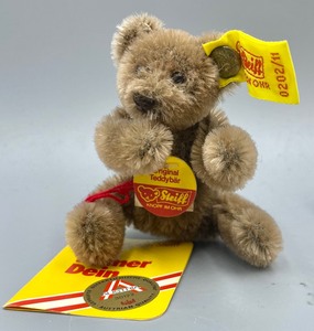 lot 278 image: 3 Cute Steiff Teddy Bears