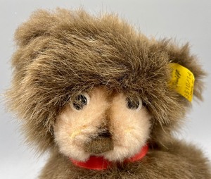 lot 275 image: Snuffy Steiff Bear from Germany