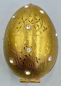 lot 273 image: 5 Golden Trinket Boxes