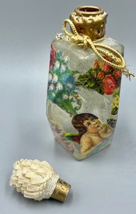 lot 293 image: Pretty Perfume Bottles