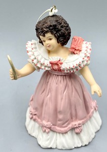 lot 308 image: Cute Resin Figurines