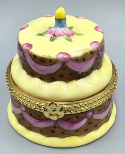lot 374 image: 3 Fun Trinket Boxes