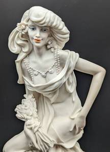 lot 74 image: Lovely Italian Marble Figurine