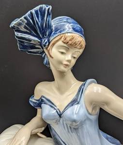 lot 88 image: Tengra Spain Porcelain Figurine