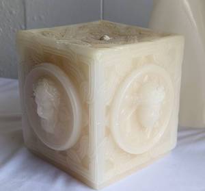 lot 355 image: Unique Candles