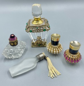lot 191 image: Five Vintage Style Mini Perfume Bottles
