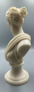 lot 193 image: Beautiful Decorative Bust