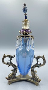 lot 180 image: Pair of Vintage Style Oil Lamps