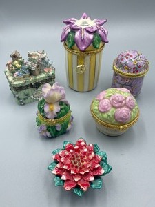 lot 177 image: Flower Power