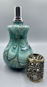 lot 157 image: Amazing Art Glass Fragrance Oil Lamp by La-Tee-Da