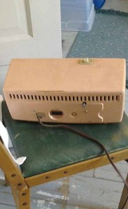 Creamsicle Pink 1959 Admiral Model Y875 AM Clock Radio