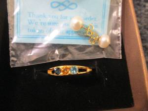 lot 7 image: Goldtone I Love You Family Birt...