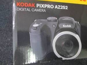 lot 37 image: Kodak PIXPRO AZ252 16MP 25x Zoom Co...