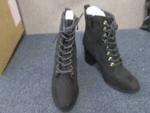 lot 40 image: Journee Collection Womens Baylor B...