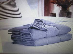 lot 56 image: Lucid Comfort Collection 48 x 36 ...