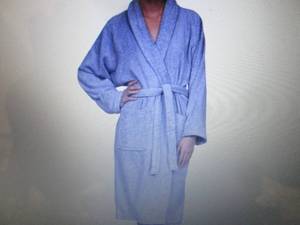 lot 76 image: Superior Unisex 100% Premium Long-S...