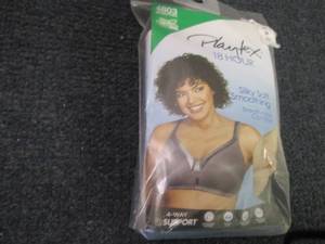 lot 79 image: Playtex 18 Hour Sensationally Sleek...
