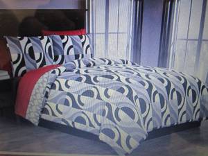 lot 104 image: Grayson Bed Set Full open pkg...
