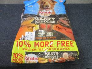 lot 189 image: 16.5 lb Bag Kibbles n Bits Meaty Mi...