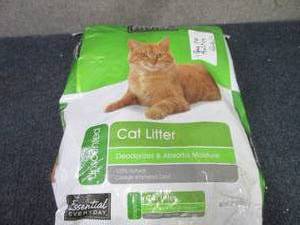 lot 190 image: 20 lb bag Essentials Every Day Cat ...