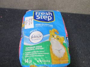 lot 196 image: 14 lb bag Fresh Step Non-Clumping C...