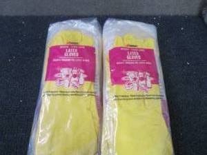 lot 221 image: 24 Pair Array Medium Flock Lined La...