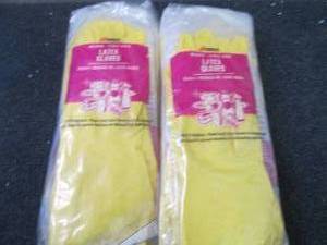 lot 222 image: 24 Pair Array Medium Flock Lined La...