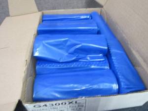 lot 259 image: 100 Ct Case Blue Can Liners 30.5x43...