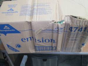 lot 261 image: Case of Envision 30 boxes Facial Ti...