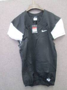 lot 360 image: 6 Nike Black with White Football Un...