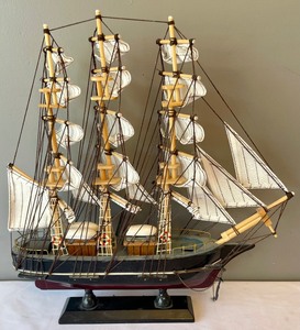 lot 21 image: 1869 Cutty Sark Ship Model