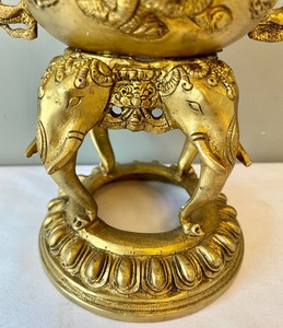 lot 42 image: Beautiful Brass Incense Burner