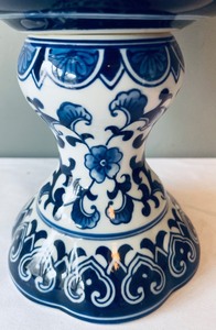lot 58 image: Blue and White Pedestal Decorative Bowl