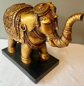 lot 61 image: Golden Elephant Decorative Figurine