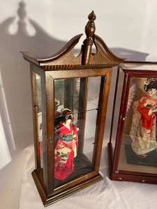 lot 122 image: 2 Asian Figures in Wooden and Glass Display Cases