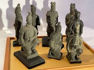 lot 125 image: Terracotta Warriors of Ancient China Figures in Wood and Glass Cases