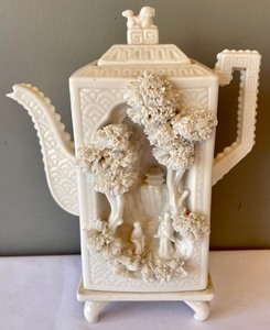 lot 213 image: Charming Chinese Teapot